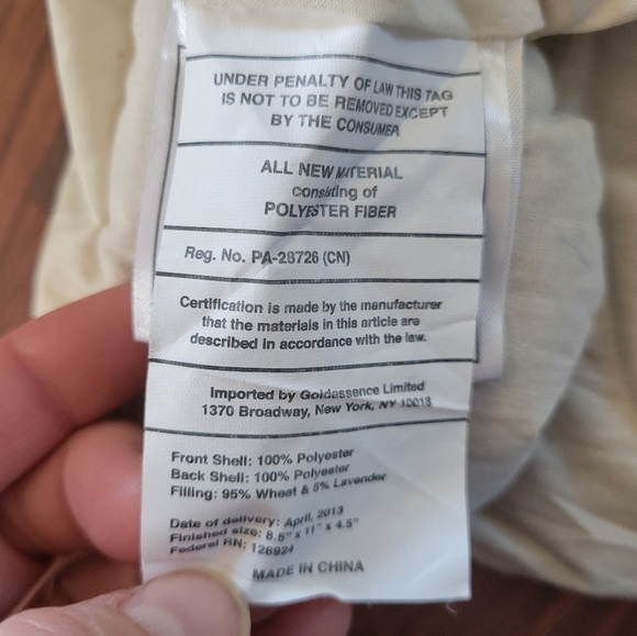 Cozy Hugs Microwave or Freeze Duck Slippers, Size 8.5 - Picture 6 of 13